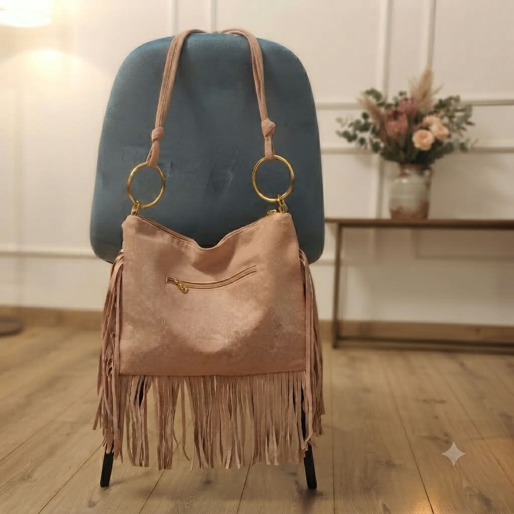 Bolso Boho Flecos Anillas color rosa nude vista trasera