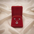 Conjunto bisutería Smile - collar smiley con strass y pendientes de botón en caja de terciopelo rojo
