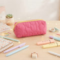 Estuche Acolchado Rosa Kawaii Flores en Relieve con cremallera dorada