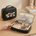 Neceser maletín Super Nenas Powerpuff Girls negro abierto con brochas y maquillaje organizador