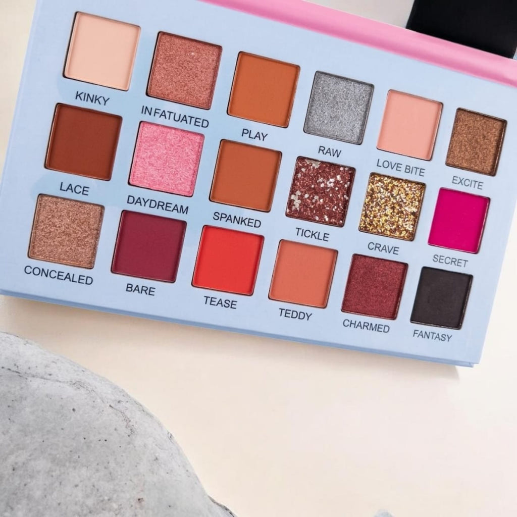 Paleta de Sombras FavorBeauty Hello Kitty Love Luck