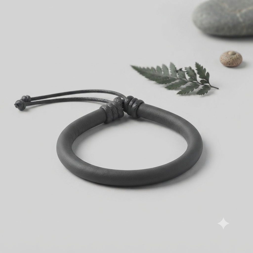 Pulsera Cuero Redondo Gris con Cordón Ajustable