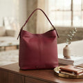 Bolso Boho con tachuelas en color granate